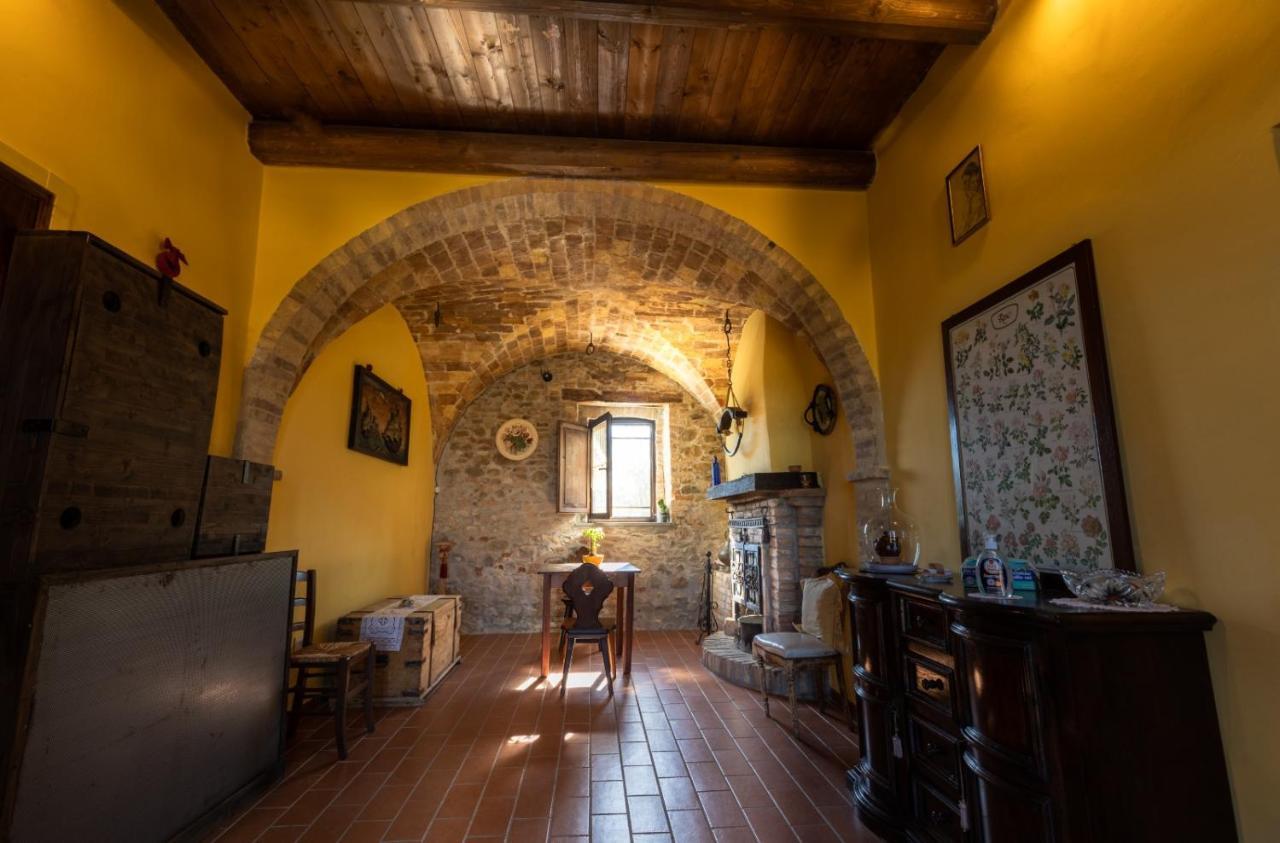 Castello Di Petecciano B&B 모스치아노 산탄젤로 외부 사진