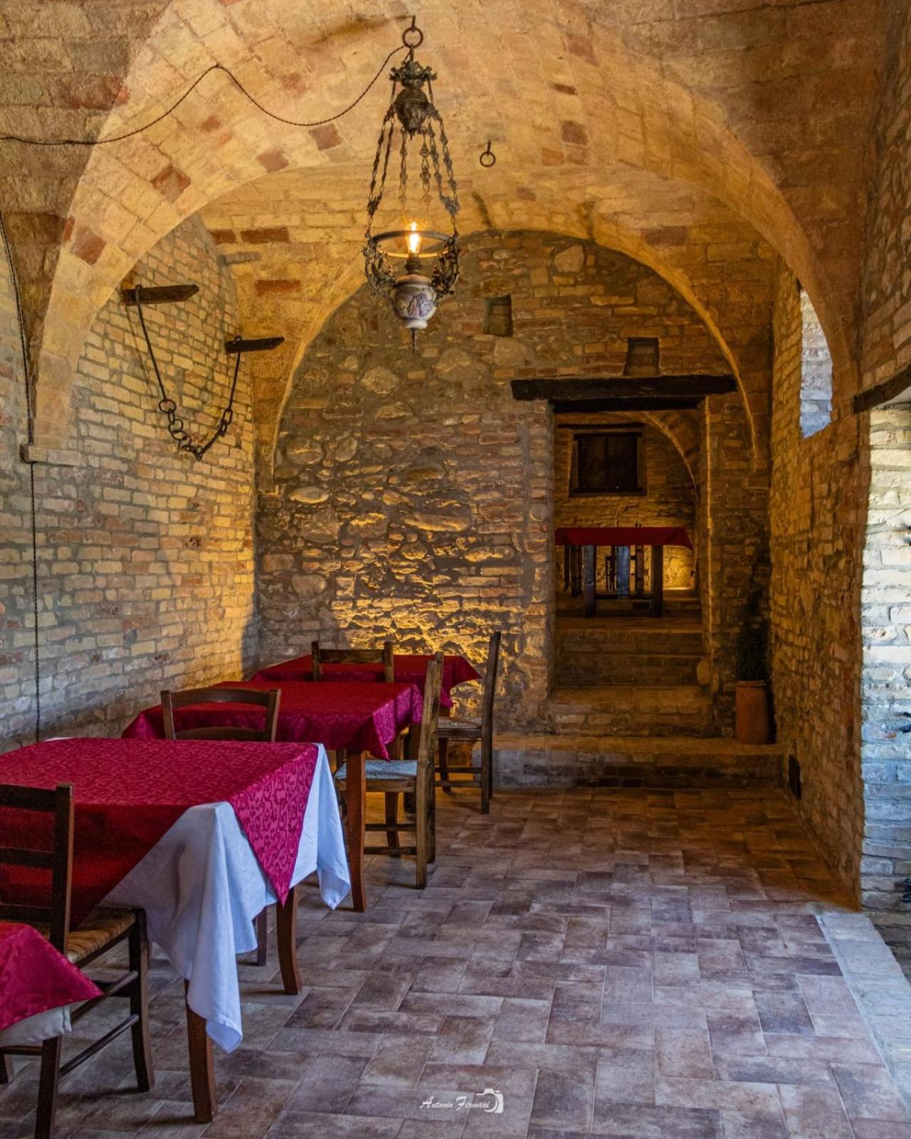 Castello Di Petecciano B&B 모스치아노 산탄젤로 외부 사진