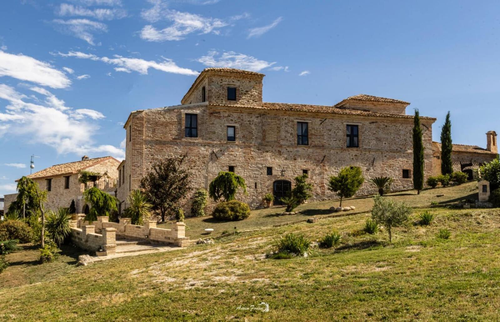 Castello Di Petecciano B&B 모스치아노 산탄젤로 외부 사진