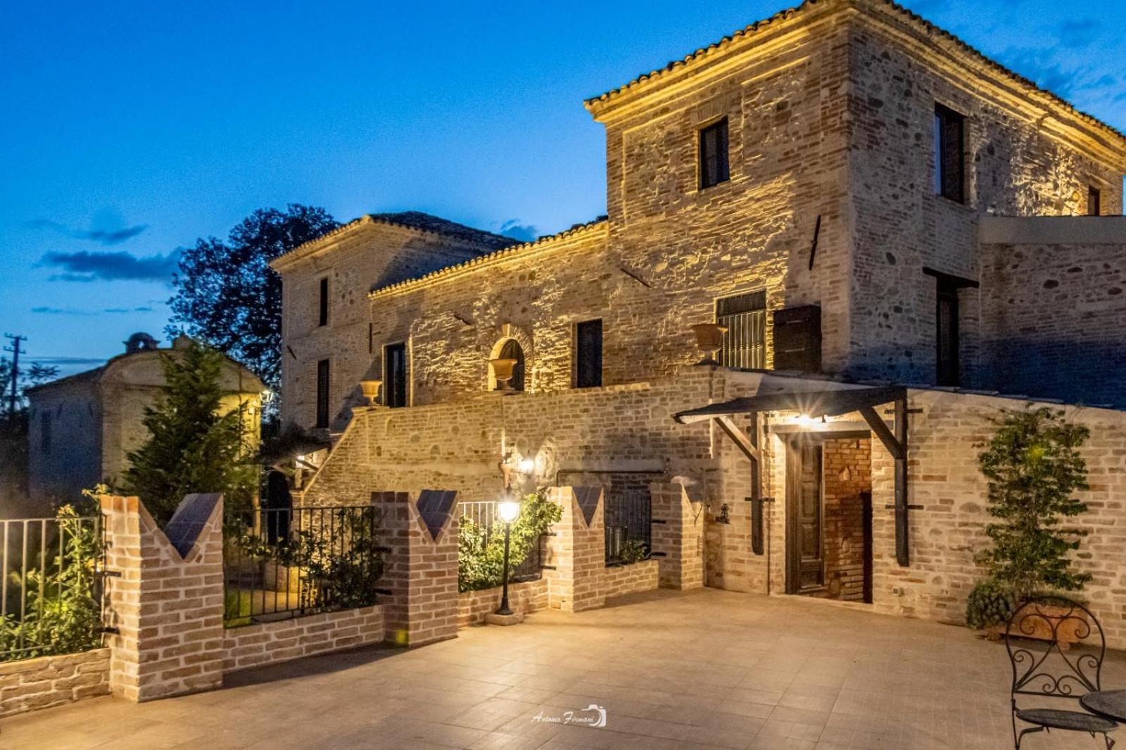 Castello Di Petecciano B&B 모스치아노 산탄젤로 외부 사진